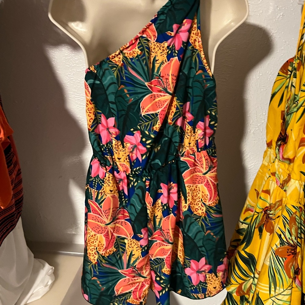 Romper - Picture 3 of 4